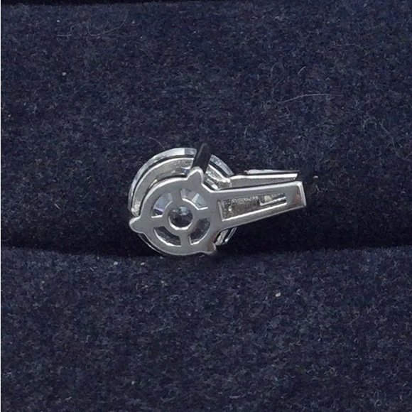 LUSTRO STELLA 100 Facet Finest CZ Solitaire Pendant - Picture 2 of 2